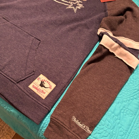 Cowboy’s hoodie women’s small - Picture 3 of 4